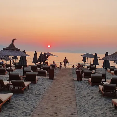 Seafront Serenity Apartman