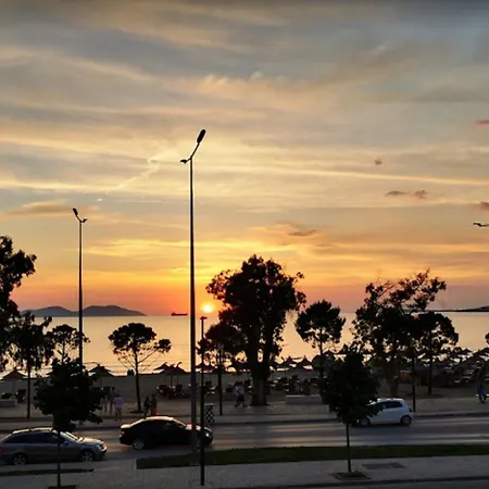 Apartment Seafront Serenity *